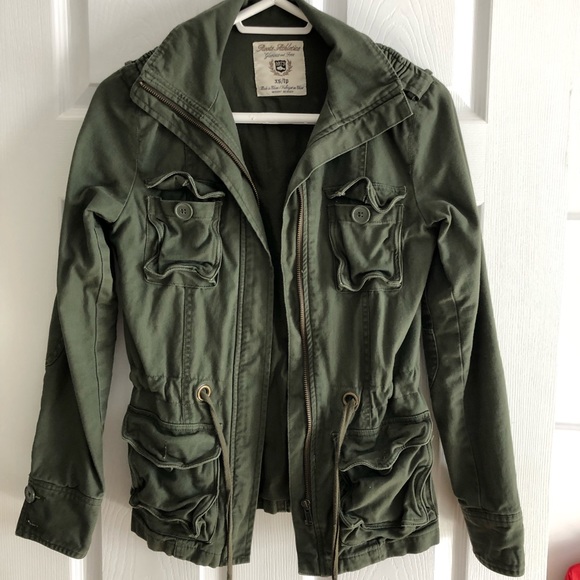 Roots Jacket - Picture 1 of 3